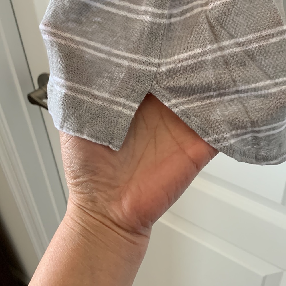 NWT LOU & GREY White And Gray Stripes 100% Linen V-neck Short Sleeves Top Size M - Picture 9 of 15